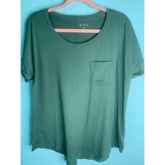 NWOT Green Wonderly Studio Tee Shirt Top Size Large - Picture 1 of 6
